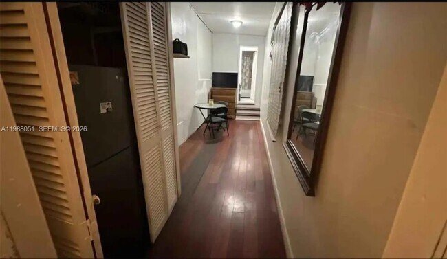 Foto del edificio - 2952 SW 14th St