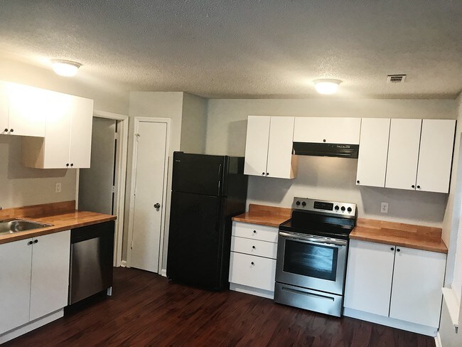 1251 Sumner Ave Unit D 1 North Charleston Sc 29406 Apartment