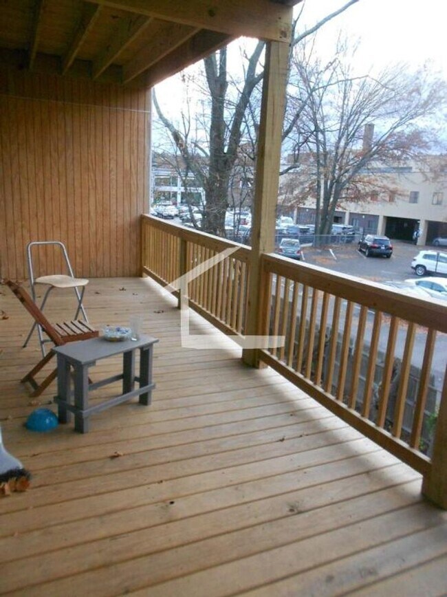 Photo - Central Location Walk to BU, Laundry on a Site, Parking for Rent, Eat-in Kitchen, Apartment