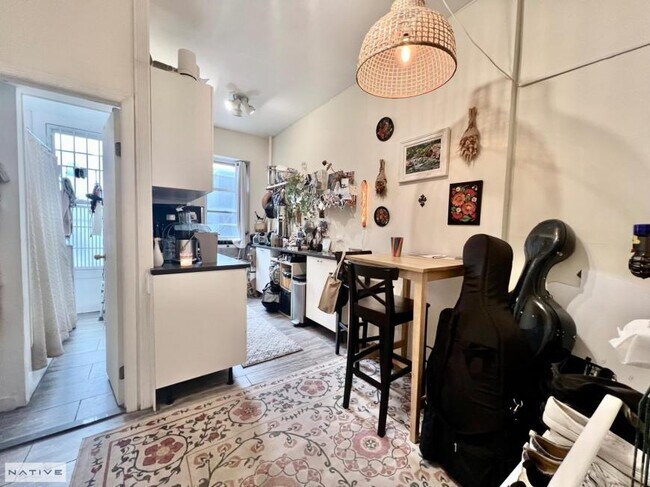Foto del edificio - 1 bedroom in BROOKLYN NY 11222