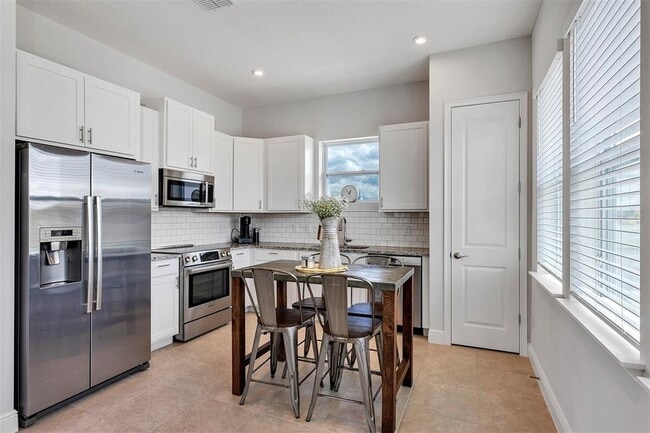 Building Photo - 6747 Bridgman St