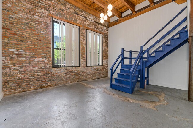 Building Photo - 2015 W Race Ave