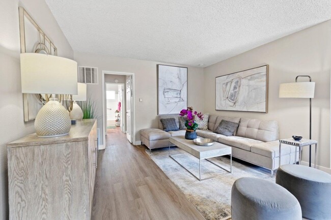 Building Photo - The Cove at West Covina