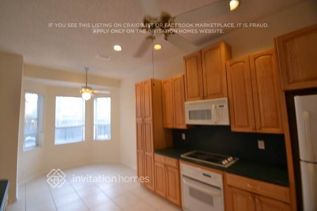 Building Photo - 2015 Portland Ave