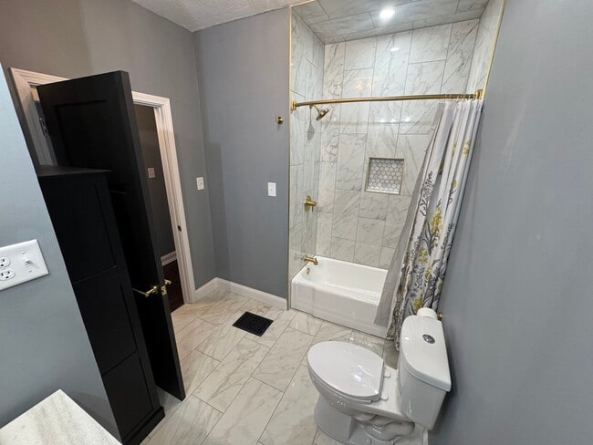 Building Photo - 3525 Mitchell Ave