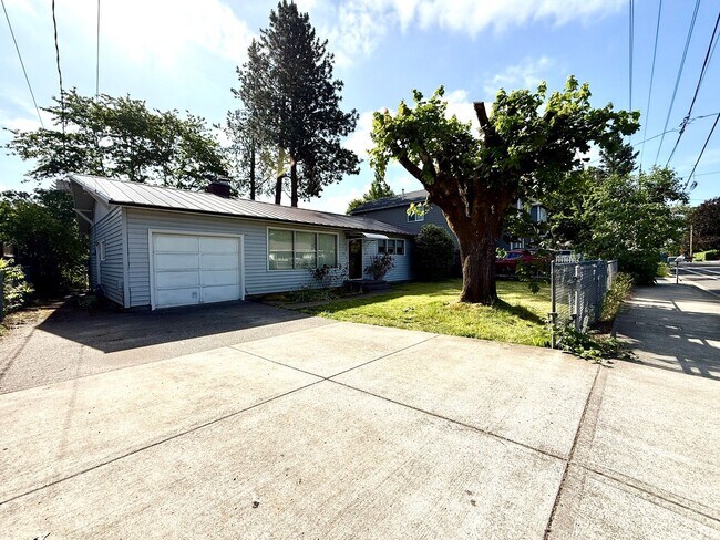 Foto del edificio - Updated 3 Bedroom House in Powellhurst-Gil...