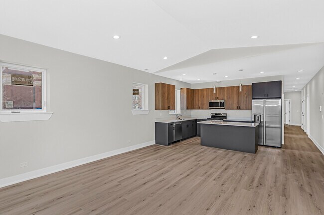 Foto del edificio - 623 E 60th St