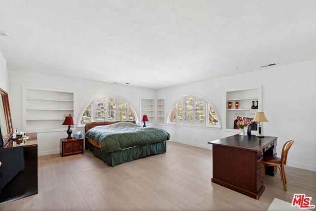 Building Photo - 324 Marguerita Ave