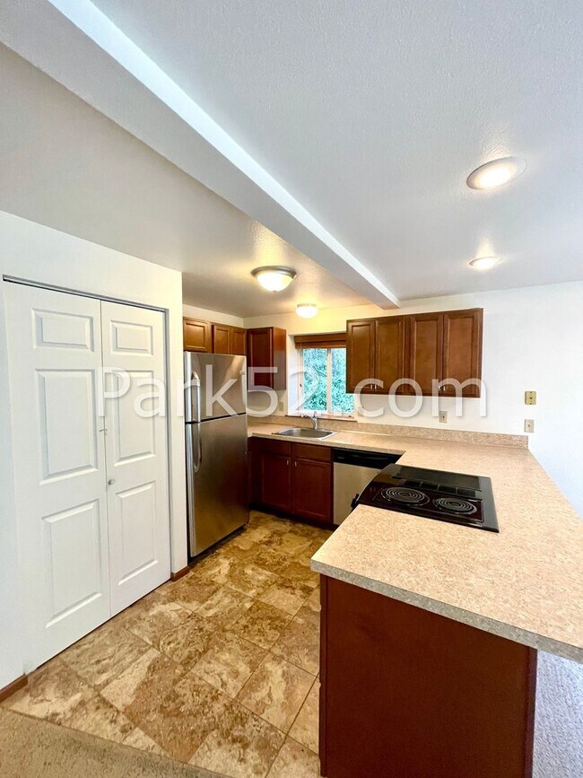 Foto del edificio - 14309-14311 44th Ave Ct NW
