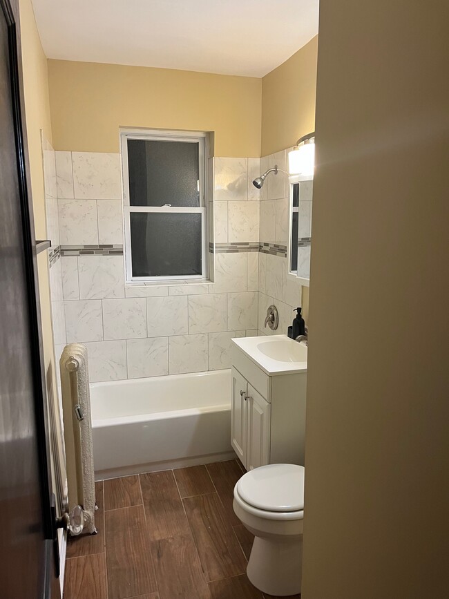 Bathroom - 8811 S Racine Ave