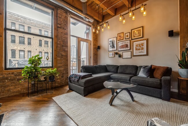 Foto del edificio - 616 W Fulton St