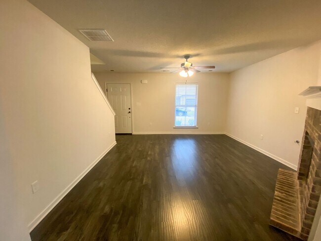 Foto del edificio - 4 bed, 3 bath built in 2021 in Somerville
