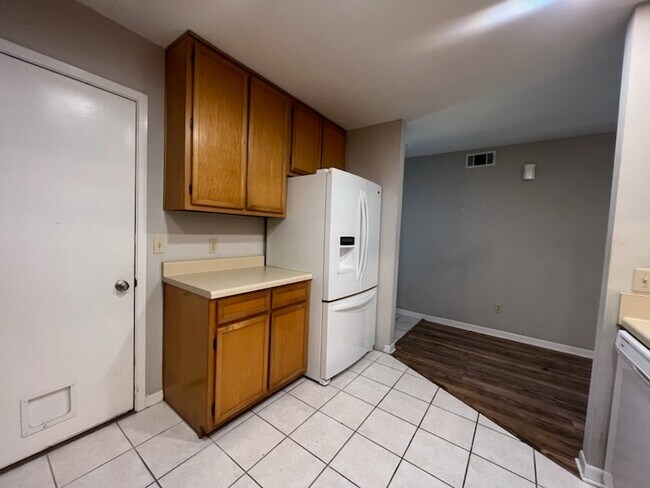 Building Photo - 96 Catamaran Ln