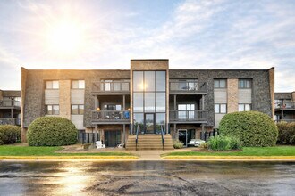 Building Photo - 1422 Stonebridge Cir