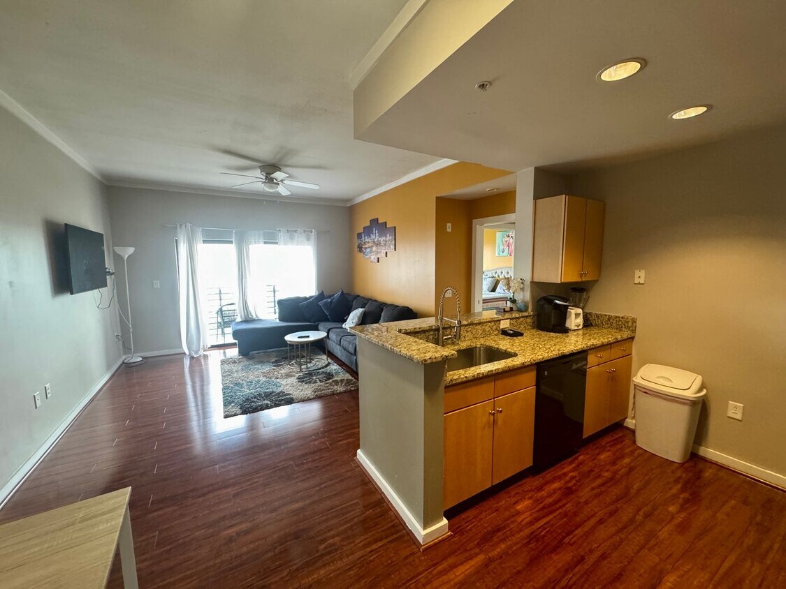 Primary Photo - One Bedroom Furnished Condo in Uptown Char...