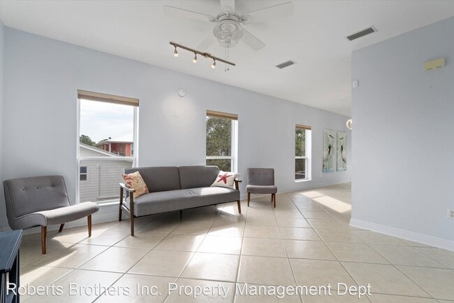 Foto del edificio - 3 br, 3.5 bath House - 417 Windmill Ridge ...