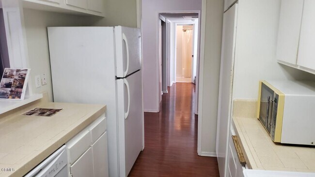 Foto del edificio - 1127 E Del Mar Blvd