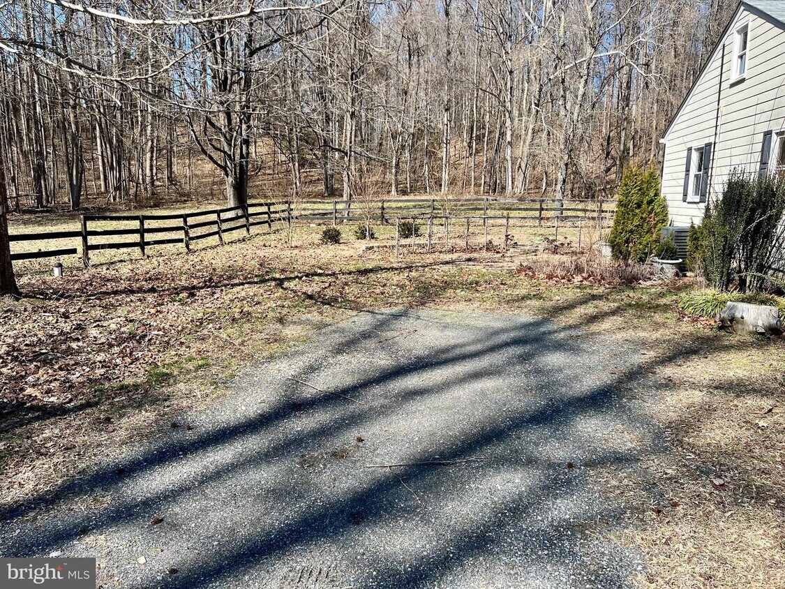 Primary Photo - 8058 Croom Rd