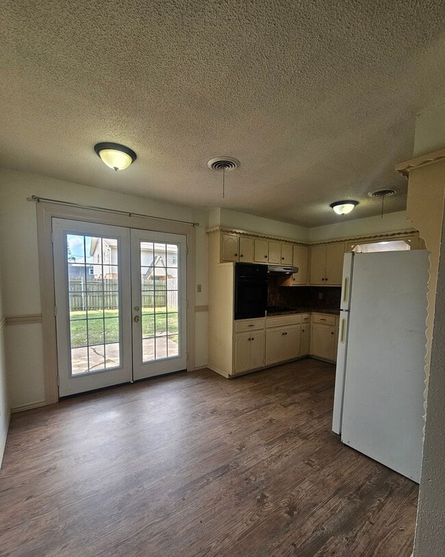 Foto del edificio - (3) Bed/(2) Bath Avail NOW!! Pet Negotiable!