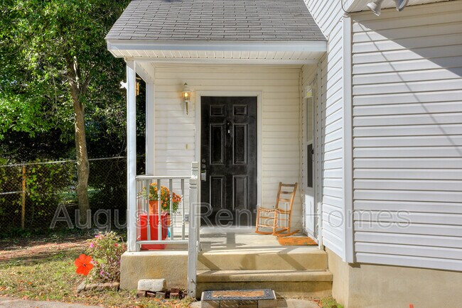 Building Photo - 1500 Heard Ave