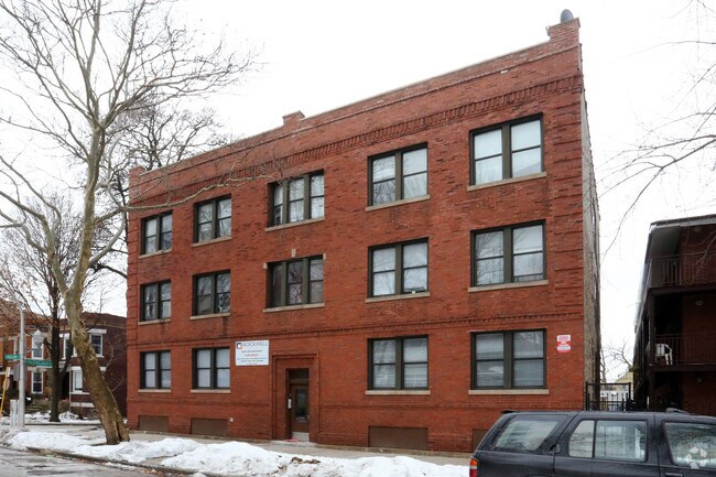 Building Photo - 6100-6104 N Paulina