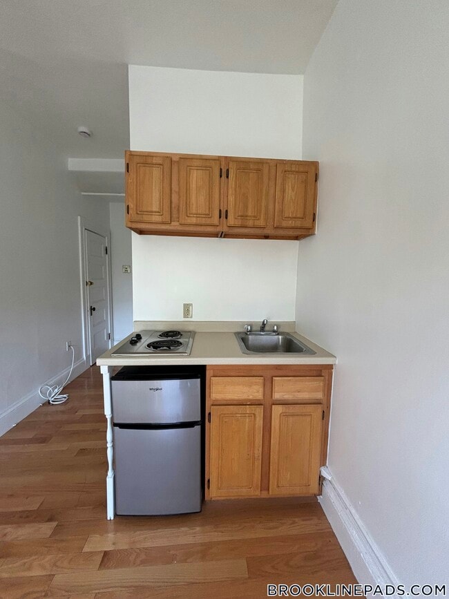 Building Photo - 1077 Beacon St