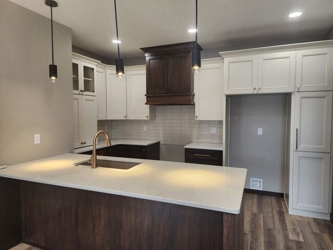 Building Photo - Brand New Townhomes!