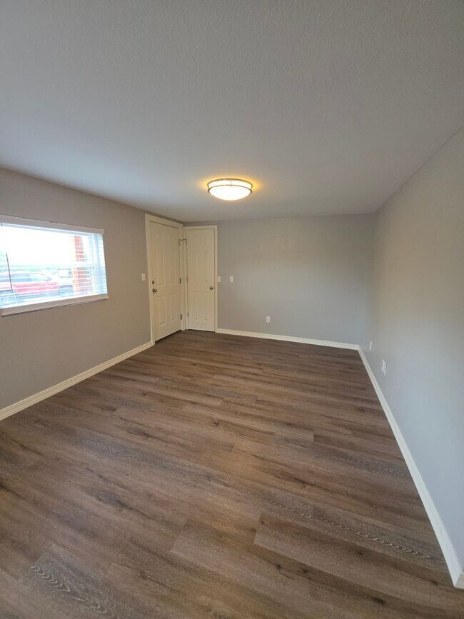 Foto del edificio - 709 W 13th St