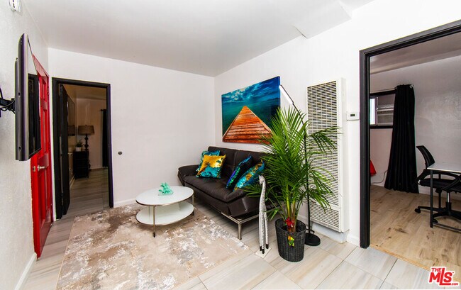 Foto del edificio - 415 Rose Ave