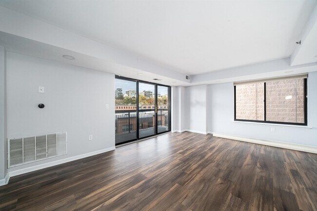 Foto del edificio - 700 1st St