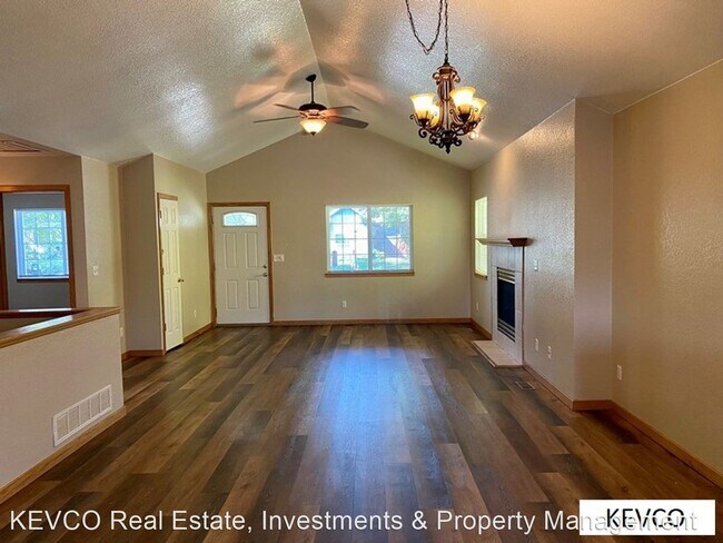 Building Photo - 4 br, 3 bath House - 2727 Bianco Dr