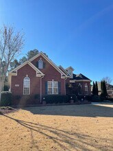 Building Photo - 202 Bishop Farm Way