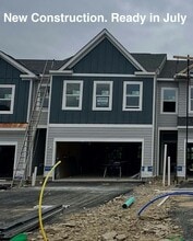 Building Photo - 160 River Rdg Dr