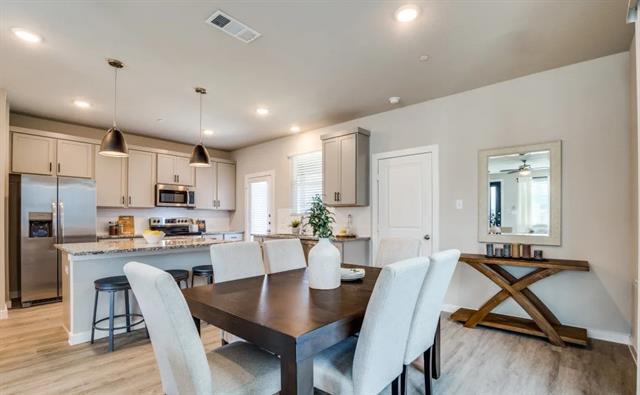 Building Photo - 1608 Canvas Wy