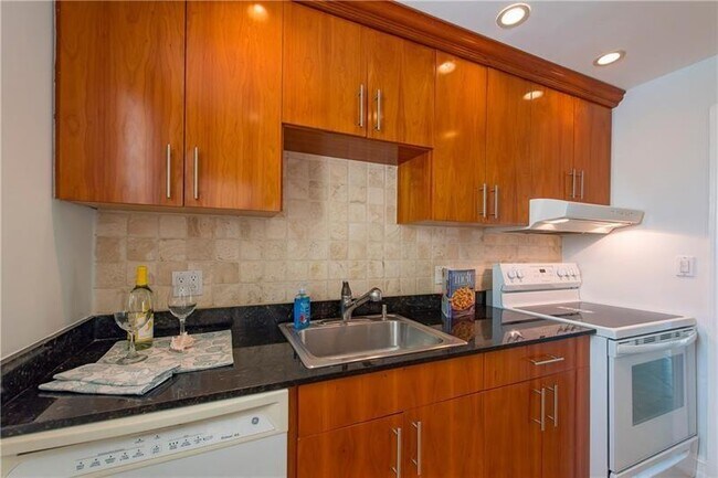 Foto del edificio - 2420 SE 17th St