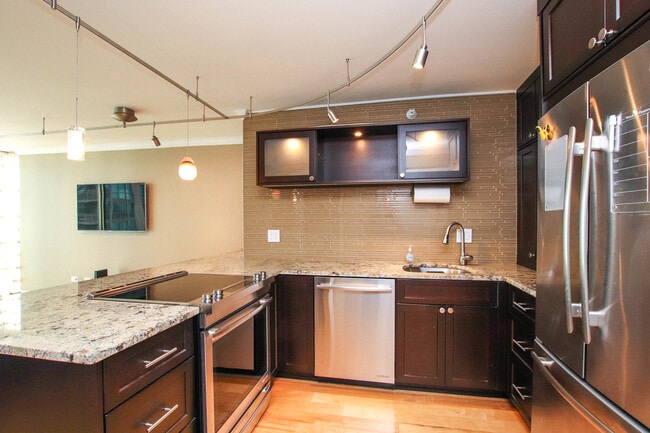 Building Photo - 2 E Erie St