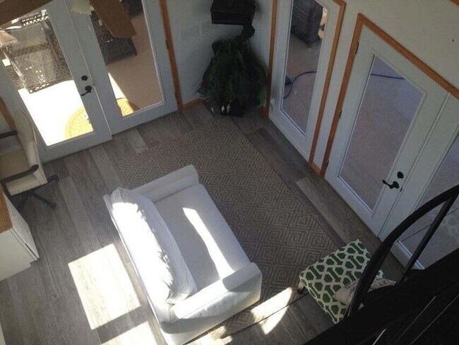 Foto del edificio - 621 Farmfield Rd