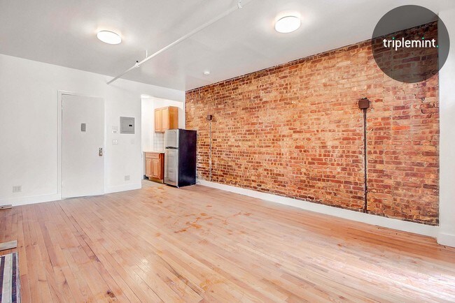 Building Photo - 117 West 111th Street