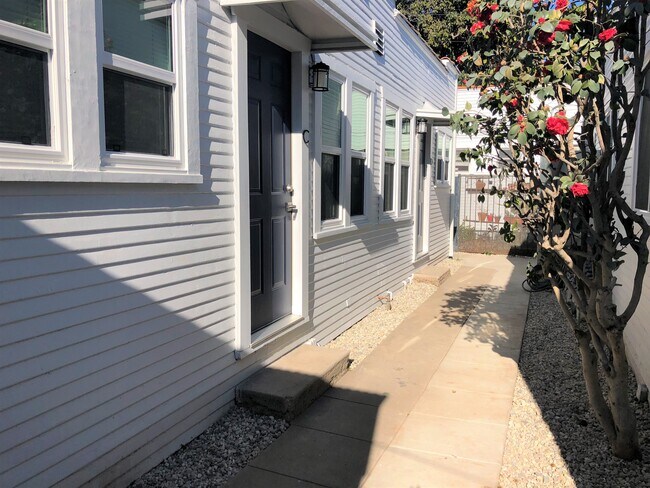 Building Photo - 649 Flower Ave