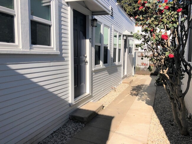 Building Photo - 649 Flower Ave