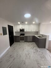 Building Photo - 8 S Broad St