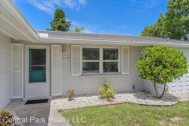 Building Photo - 2 br, 2 bath House - 6630 Bowline Drive