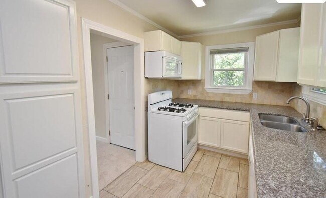 Foto del edificio - 5606 Robertson St