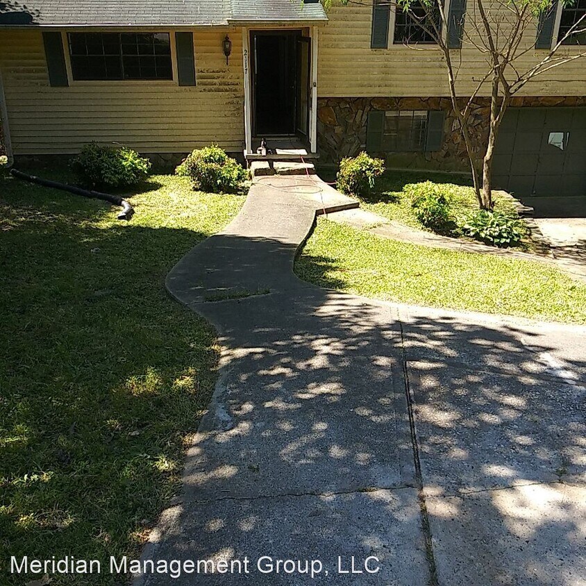 Foto principal - 3 br, 2.5 bath House - 2117 Amish Court