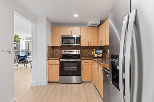 Foto del edificio - 100 Bayview Dr