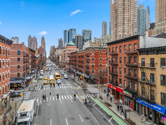 Foto del edificio - 696 9th Ave