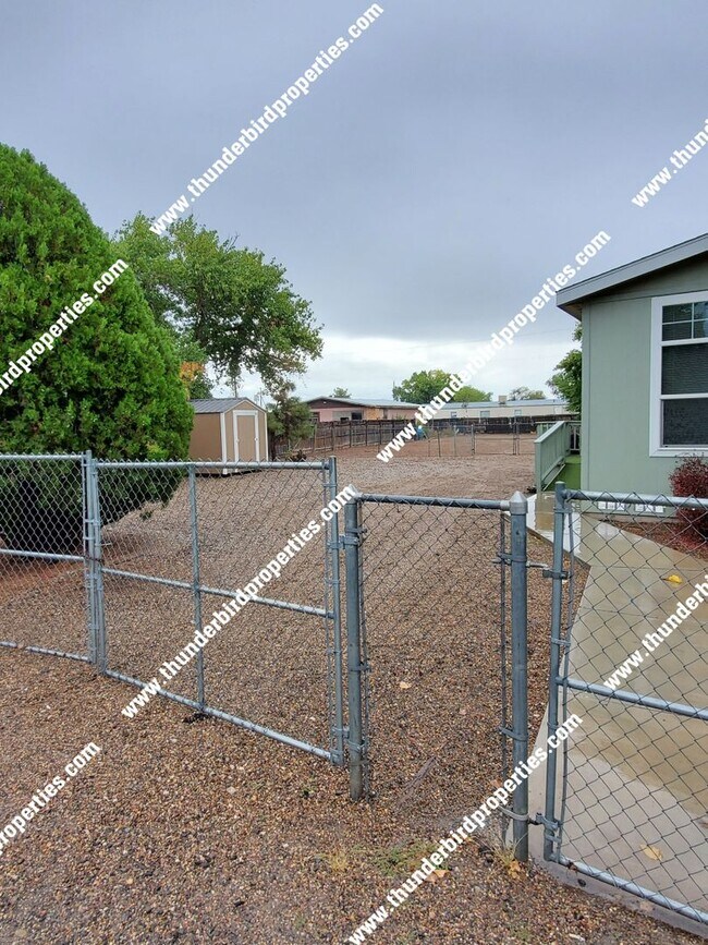 Building Photo - 3 bedrooms, 2 bathrooms in Alameda near El...