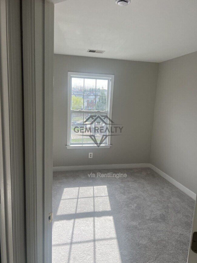 Foto del edificio - 3316 Broker Ln