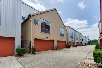 Building Photo - 2605 Calumet St