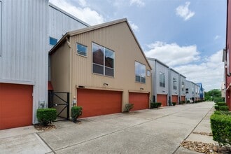 Building Photo - 2605 Calumet St